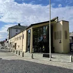 2 Bedroom Sleeps 4