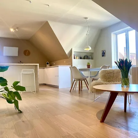 2 Bedroom Sleeps 4