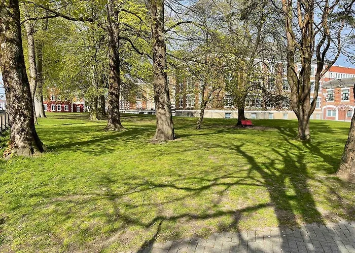 2 Bedroom Sleeps 4 Lägenhet